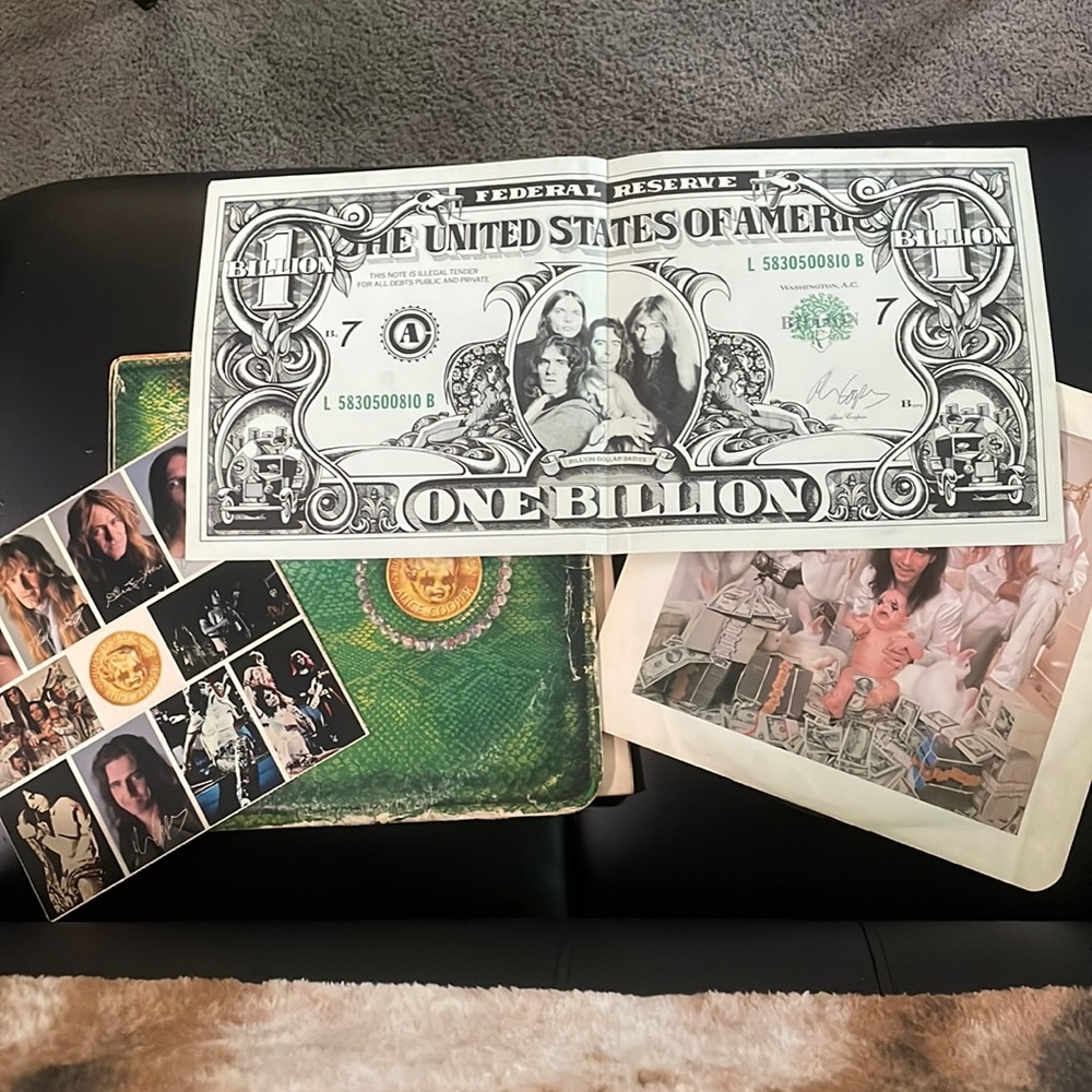 Alice Cooper Billion Dollar Babies Original Vinyl w/ original memorabilia 1973
